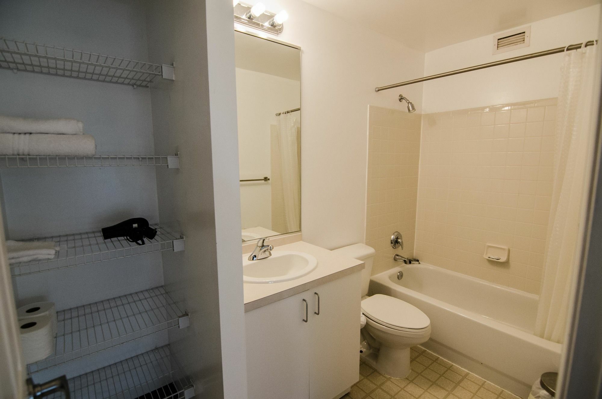 Joud Apartahotel Washington