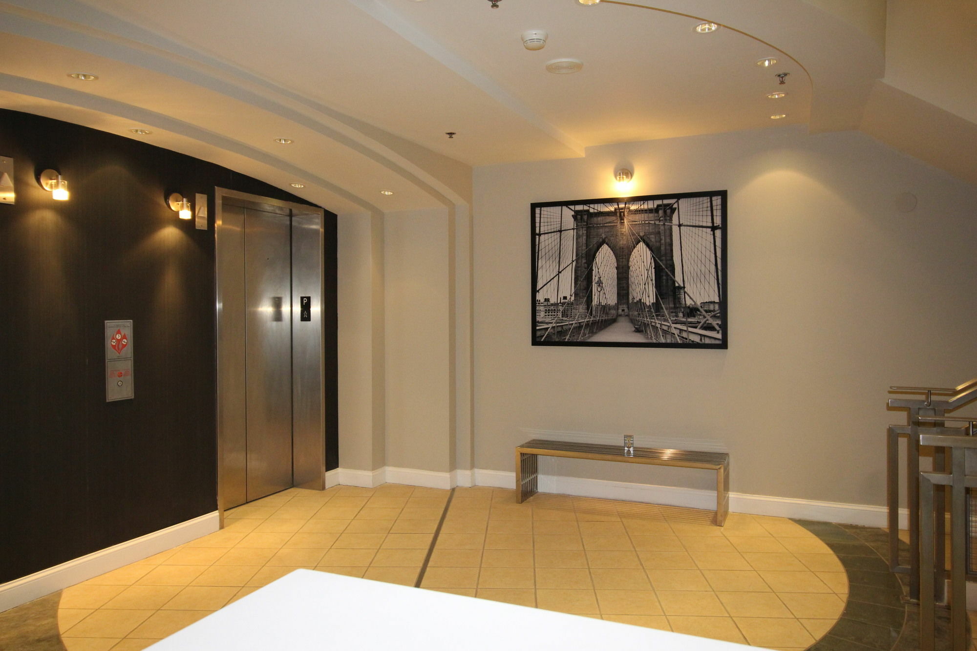 Joud Apartahotel